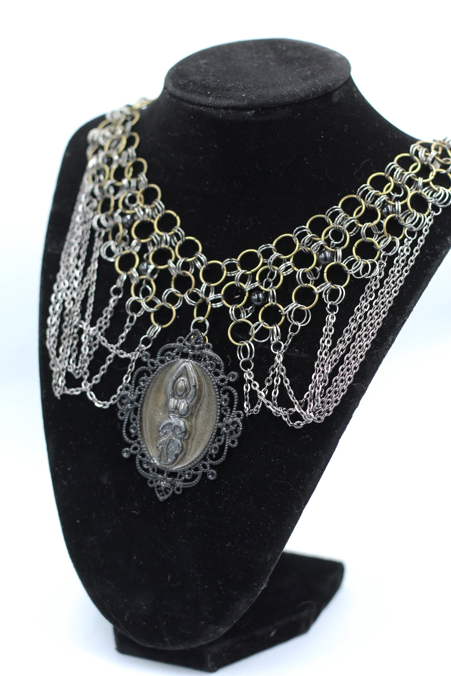 Hekas Creative: Goddess pendant made of clay and resin with 6mm Onyx Beads
