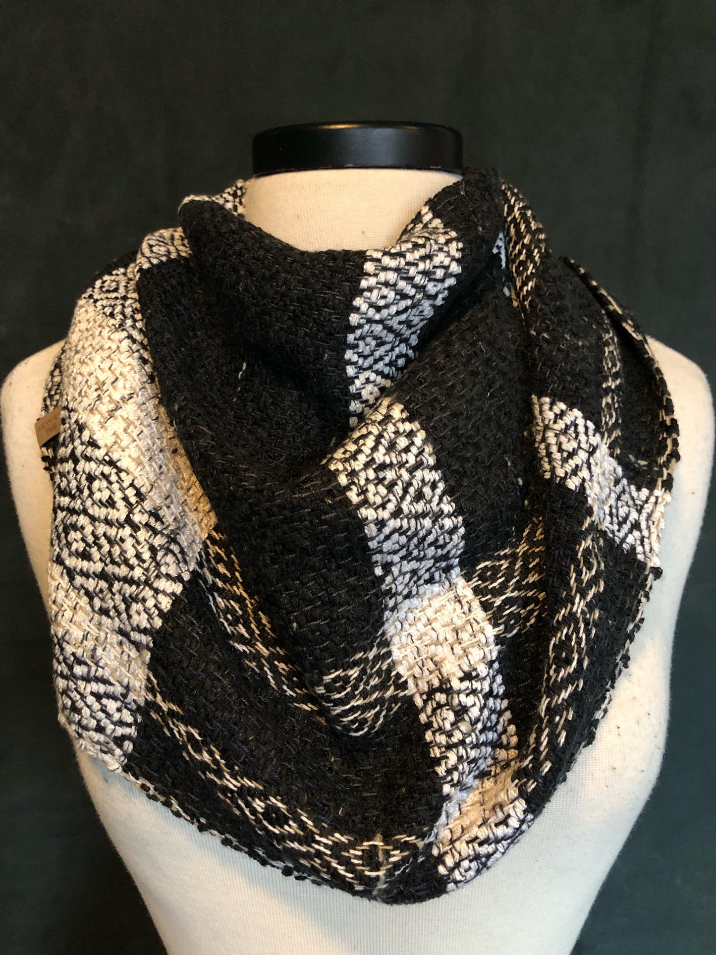 Bri Weaves: Handmade Cowls