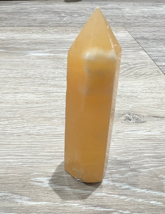 Crystal: Yellow Calcite Tower